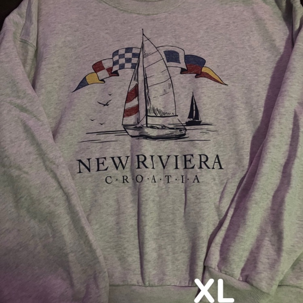 Hollister crew neck
